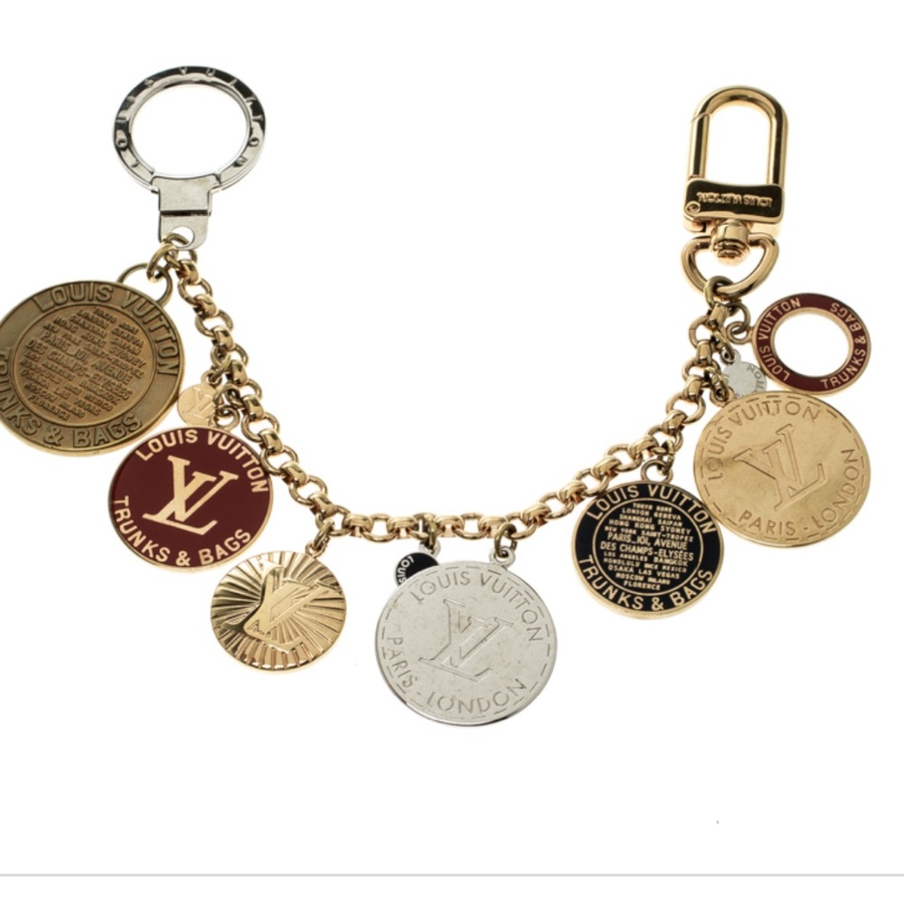ISO Louis Vuitton Trunk and Bag Charms (any color)